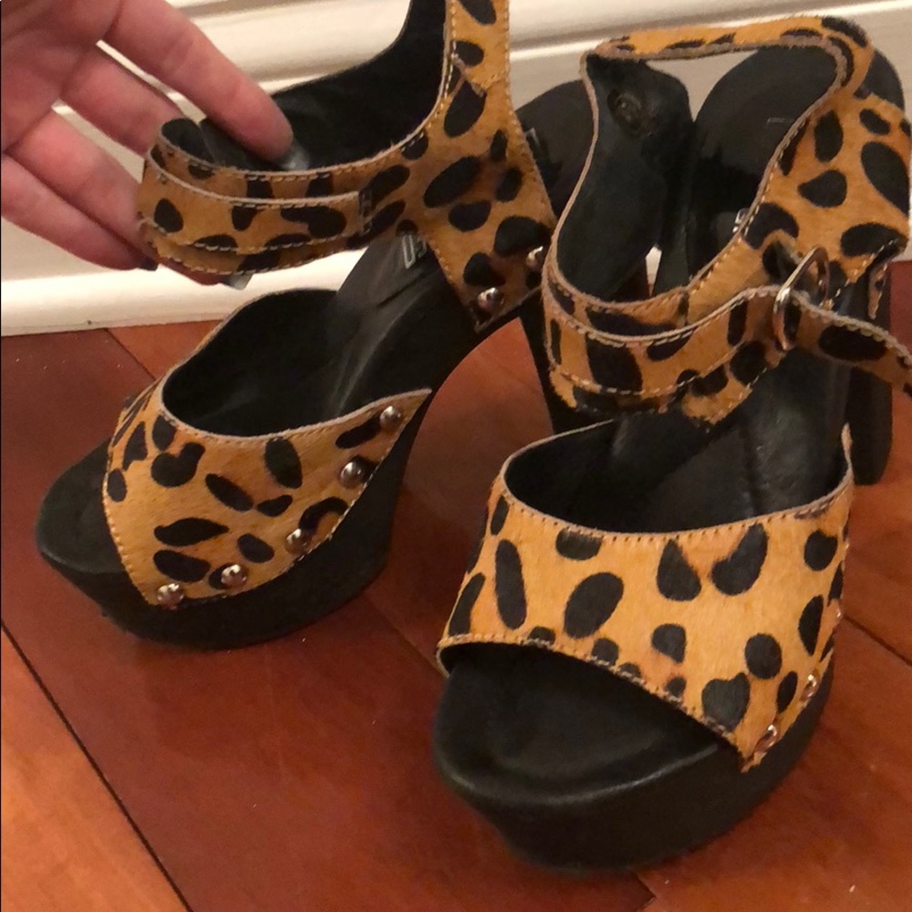Cheetah Wedges